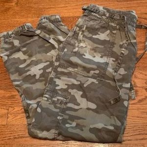 American Eagle High-Rise Joggers